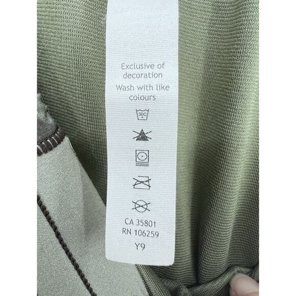 Lululemon Shorts Women Sz 4 Tall Hotty Hot Short II Camo Green Gym Workout Run - Picture 10 of 11